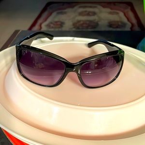 Sun glasses Kenneth Cole reaction